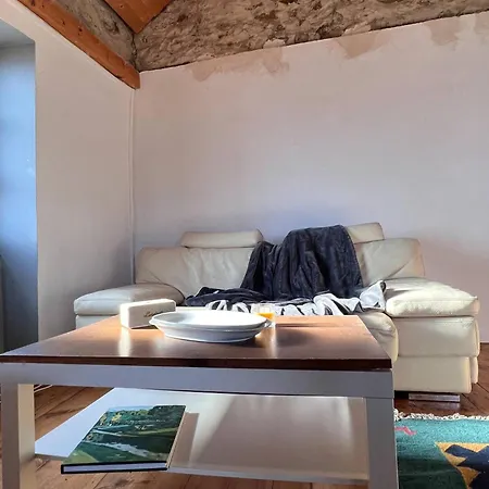 Cozy Next To Slopes