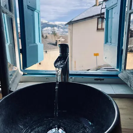 Cozy Next To Slopes