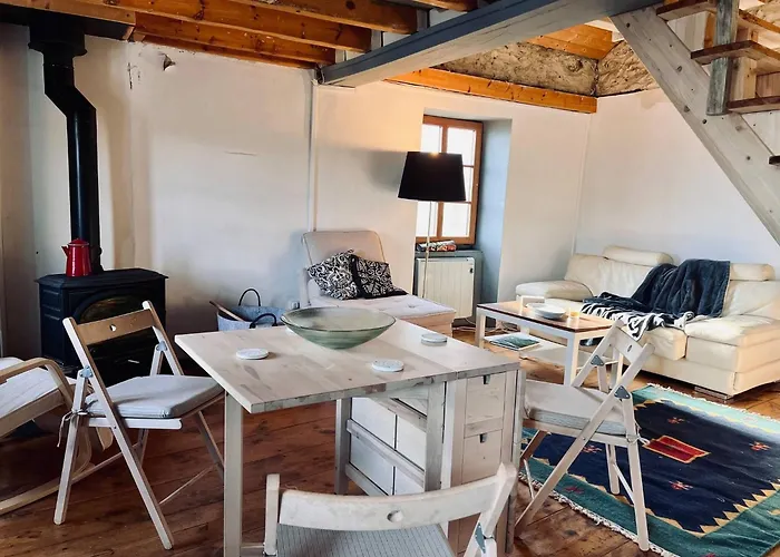 Chalet Cozy Next To Slopes Ur